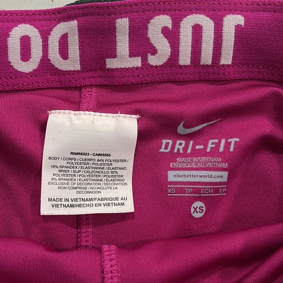 Nike Dri-for 2-in-1 shorts. Size XS - Picture 2 of 4